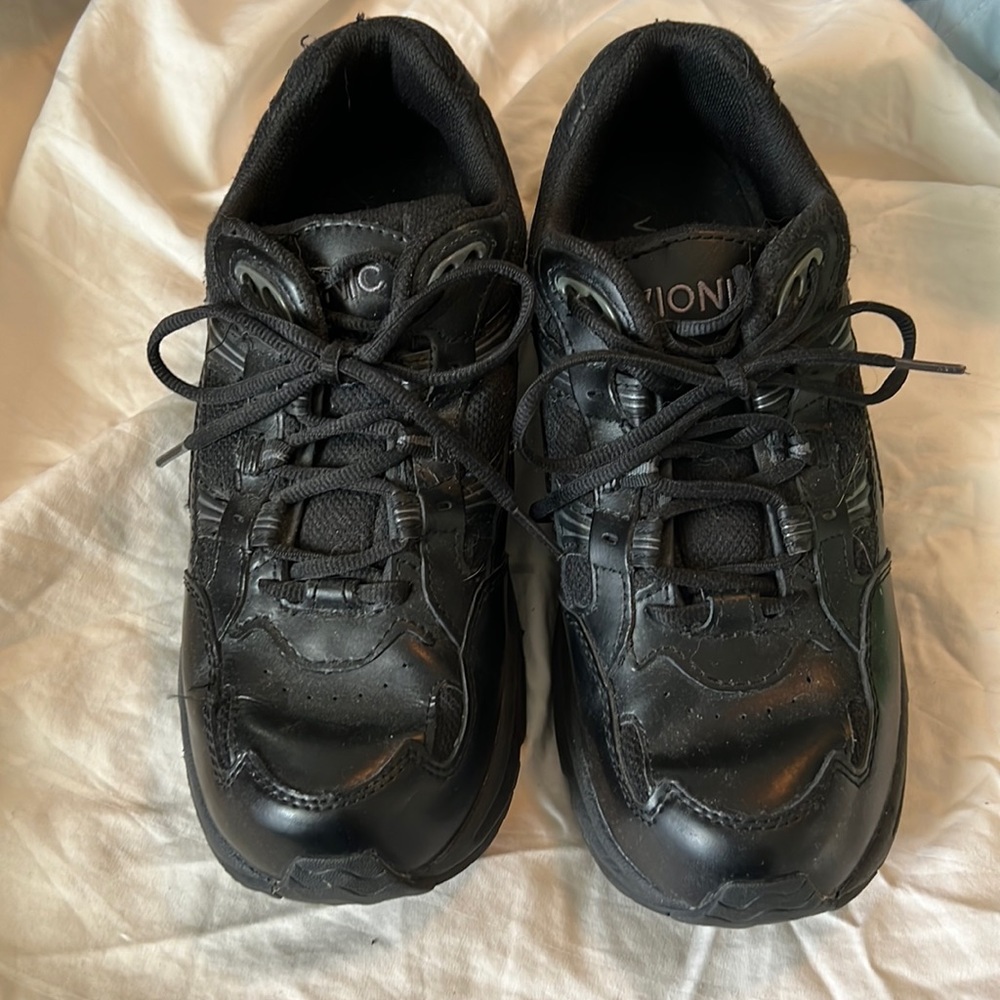 Vionics Women’s Sneakers Size 8 Wide